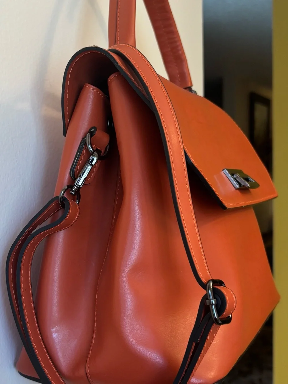 Excellent pre-owned Luna Ferracuti Shoulder Bag in Burnt Orange w/free 🎁